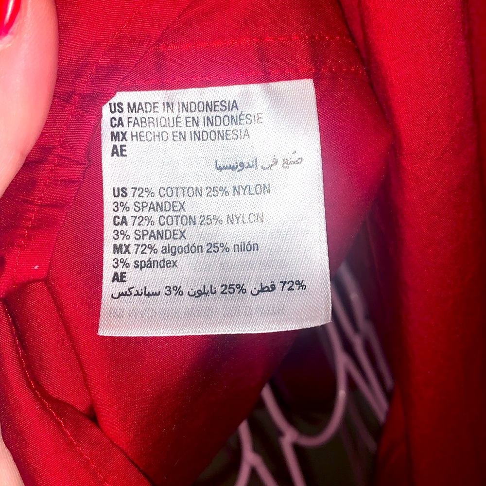 🎁Like New Alfani Regular Fit Men's Red L/S Dress shirt- Medium 15-15.5, 32-33 - Picture 15 of 16